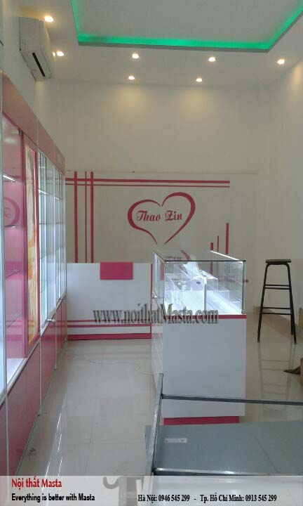 Hình ảnh thi công thực tế shop mỹ phẩm của chị Thảo tại Bình Tân